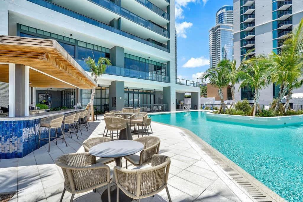 Lovely - Pool & Gym Apartment *