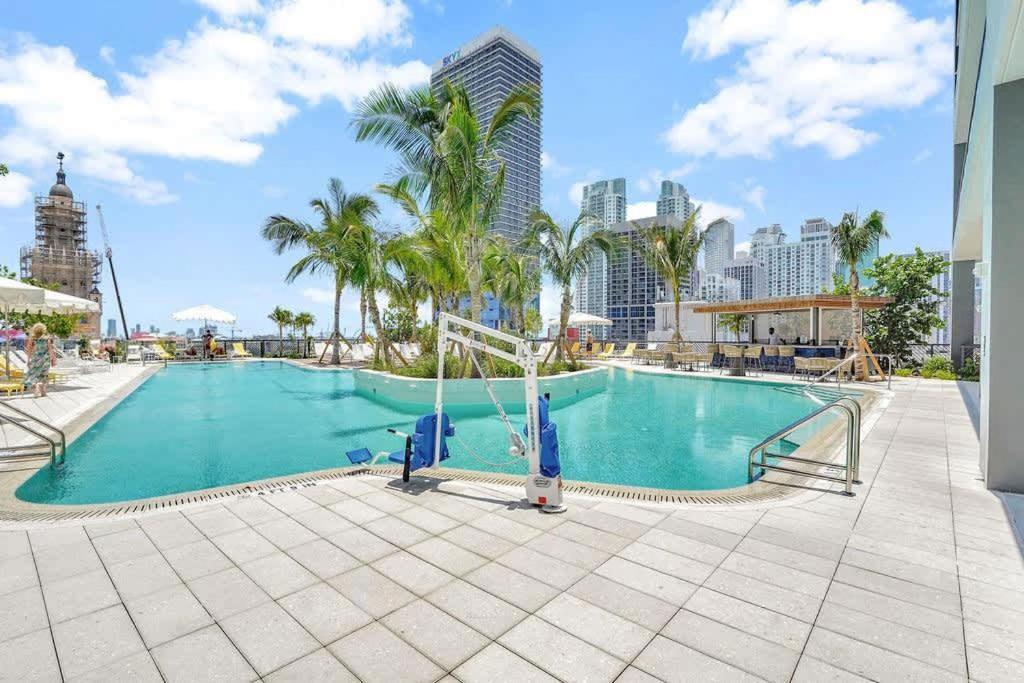 Lovely - Pool & Gym Apartment *
